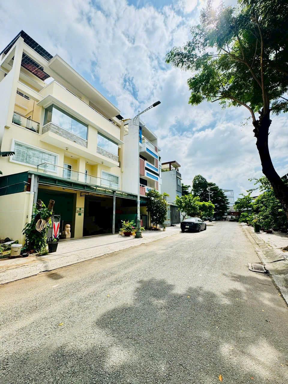 BDS HVL - Chủ cần Bán lô đất Biệt Thự Dự Án Đông Thủ Thiêm, Q2