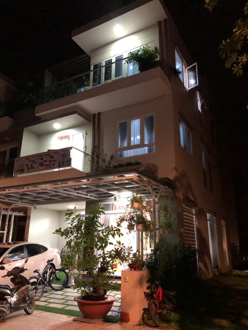 BDS HVL NC -CHO THUÊ NHÀ PHỐ 7x15 GÓC 2MT FULL NT RIOVISTA, Q9 4PN 4WC