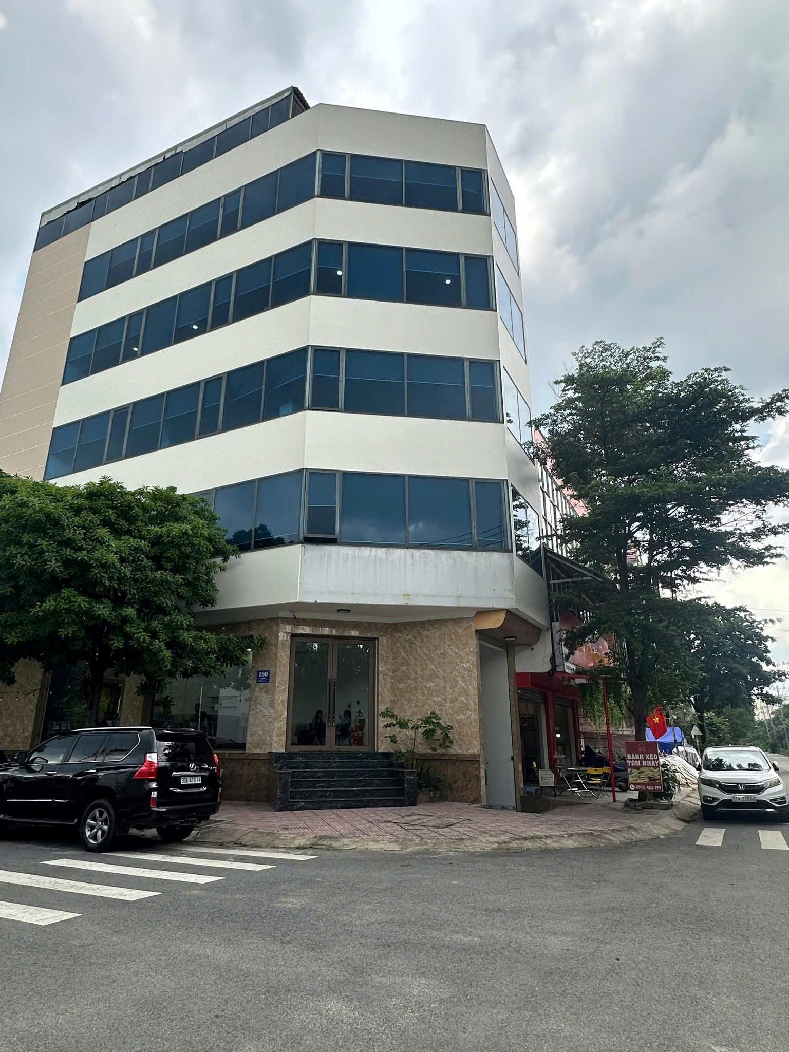 BDS HVL [NC] EM ĐANG CẦN CHO THUÊ MB 2 TẦNG TRỆT HOẶC NGUYÊN CĂN 