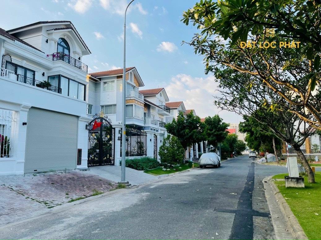 BDS  HVL CHÁN LẮM RỒI ! BÁN GẤP VILLA 12x24M KDC NAM PHÚ CHỈ 31 TỈ  