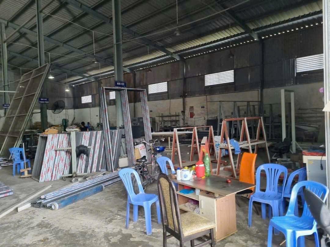 BDS HVL GC: Cho thuê kho xưởng 1600m2 góc 2 mặt tiền Trường Lưu 65tr