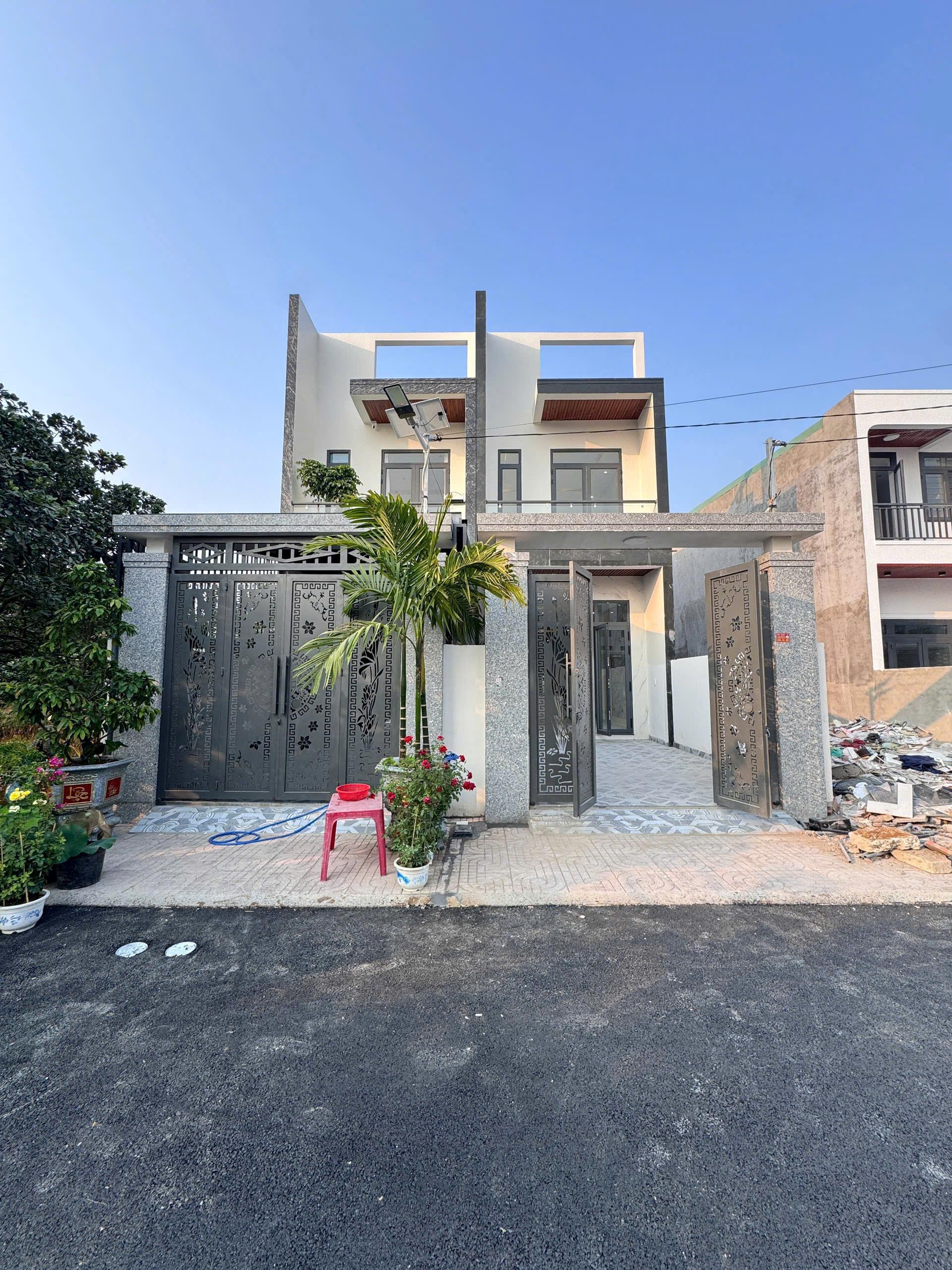 500 TRIỆU DỌN VÀO Ở NGAY, CUỐI ĐƯỜNG ĐỒNG KHỞI TÂN PHONG SHR FULL THỔ