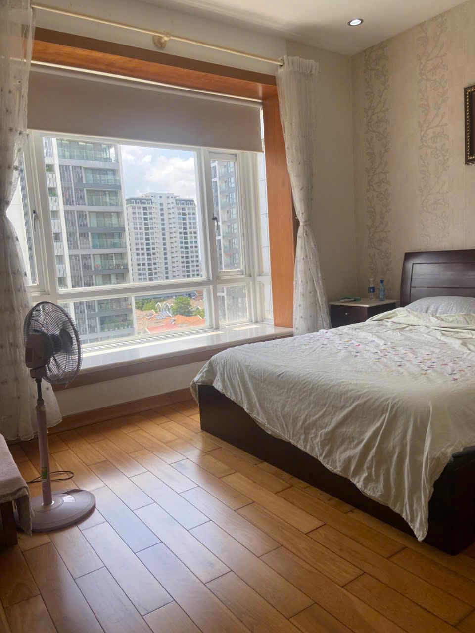 Cần bán gấp CHCC Riverside Residence, 82m2, PMH, Q.7