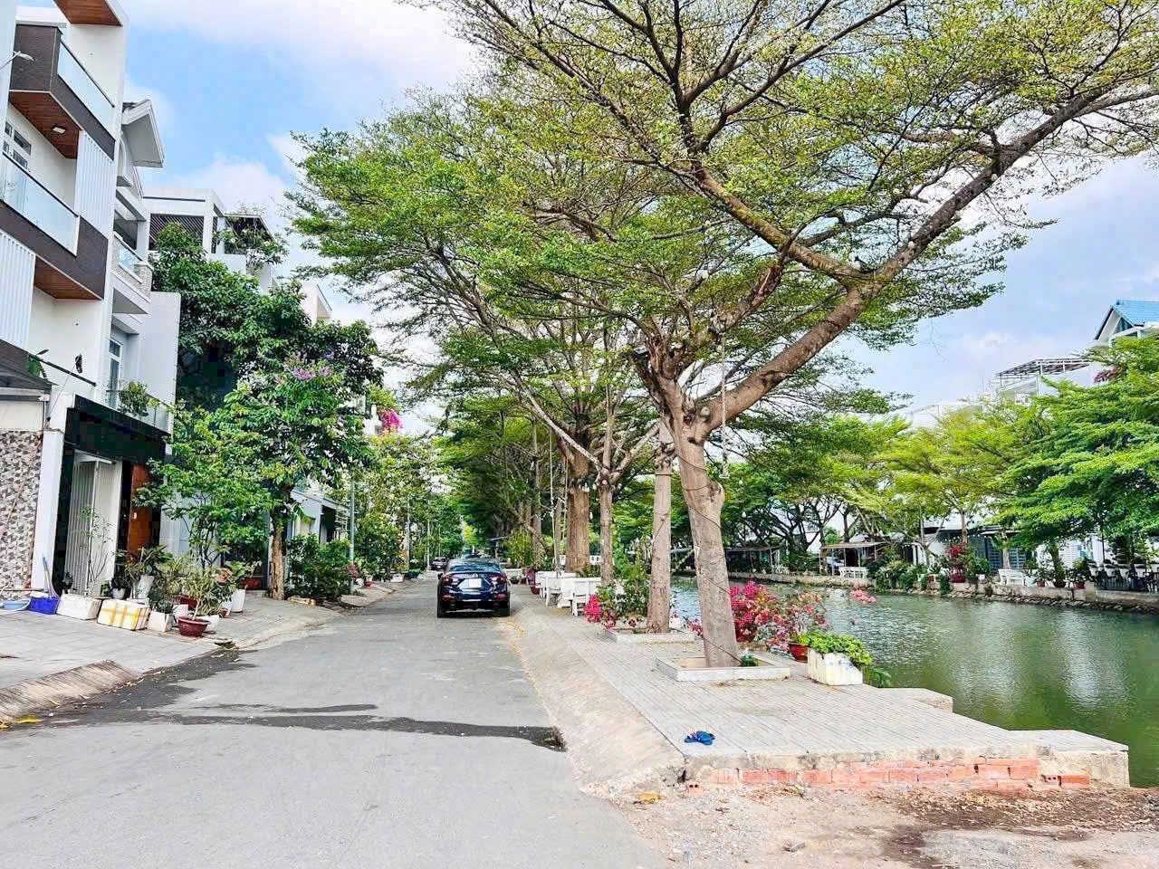 QUẬN 7 - NHÀ BÁN 16,9 TỶ - MẶT TIỀN ĐƯỜNG D5B PHẠM HỮU LẦU 