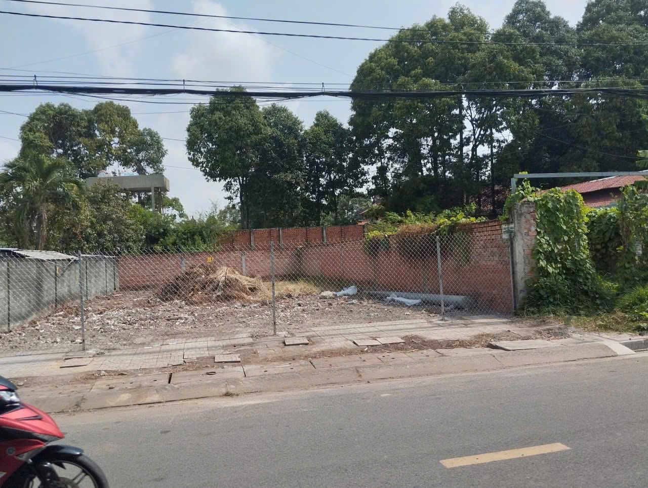 BDS HVL Chính chủ gửi 🔥bán nhanh lô đất mặt tiền  Số 1 Long Trường
