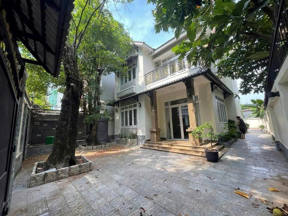 BDS  HVL NGỢP BÁN ! BT Thảo Điền Q2  D