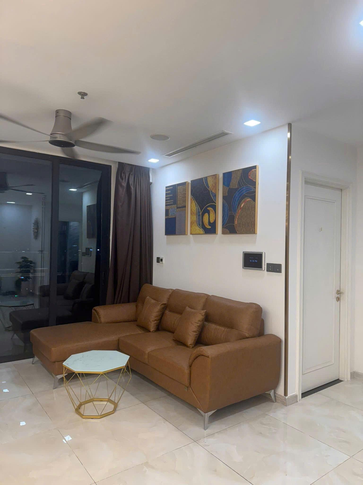 BDS HVL [NC] Cho thuê căn hộ 3 phòng ngủ full nội thất, Toà Aqua 1