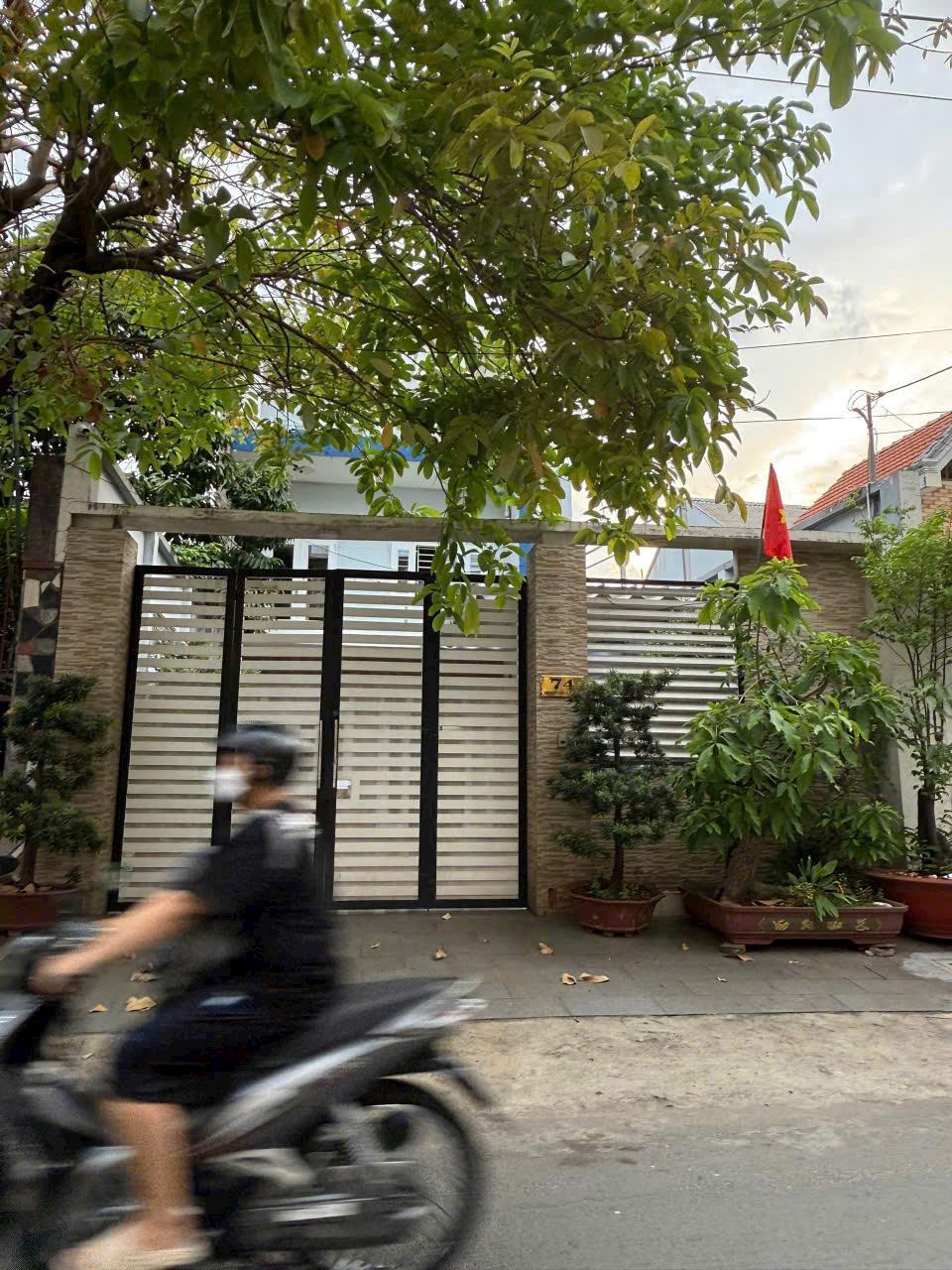 BDS  HVL BÁN GẤP MTKD 28 tỷ 8x28m 1T2L Q2  