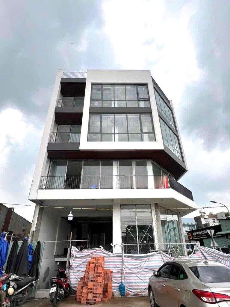 BDS  HVL Cho thuê nhà + đất mặt tiền Nguyễn Văn Linh, Q7.  👉Giá 100tr
