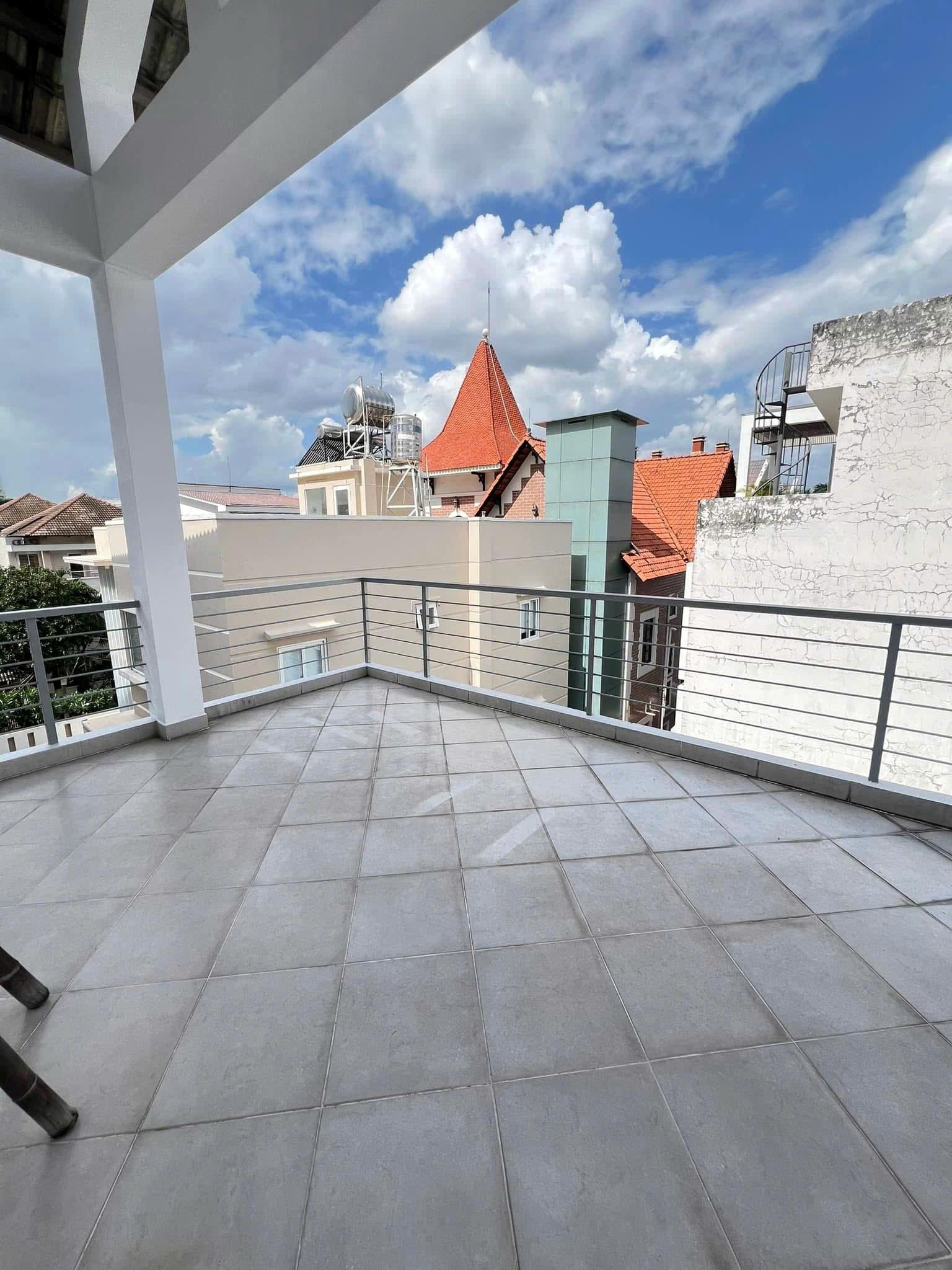 BDS  HVL 🇻🇳 BIỆT THỰ NGUYỄN VĂN HƯỞNG, THẢO ĐIỀN. HỒ BƠI SÂN VƯỜN  