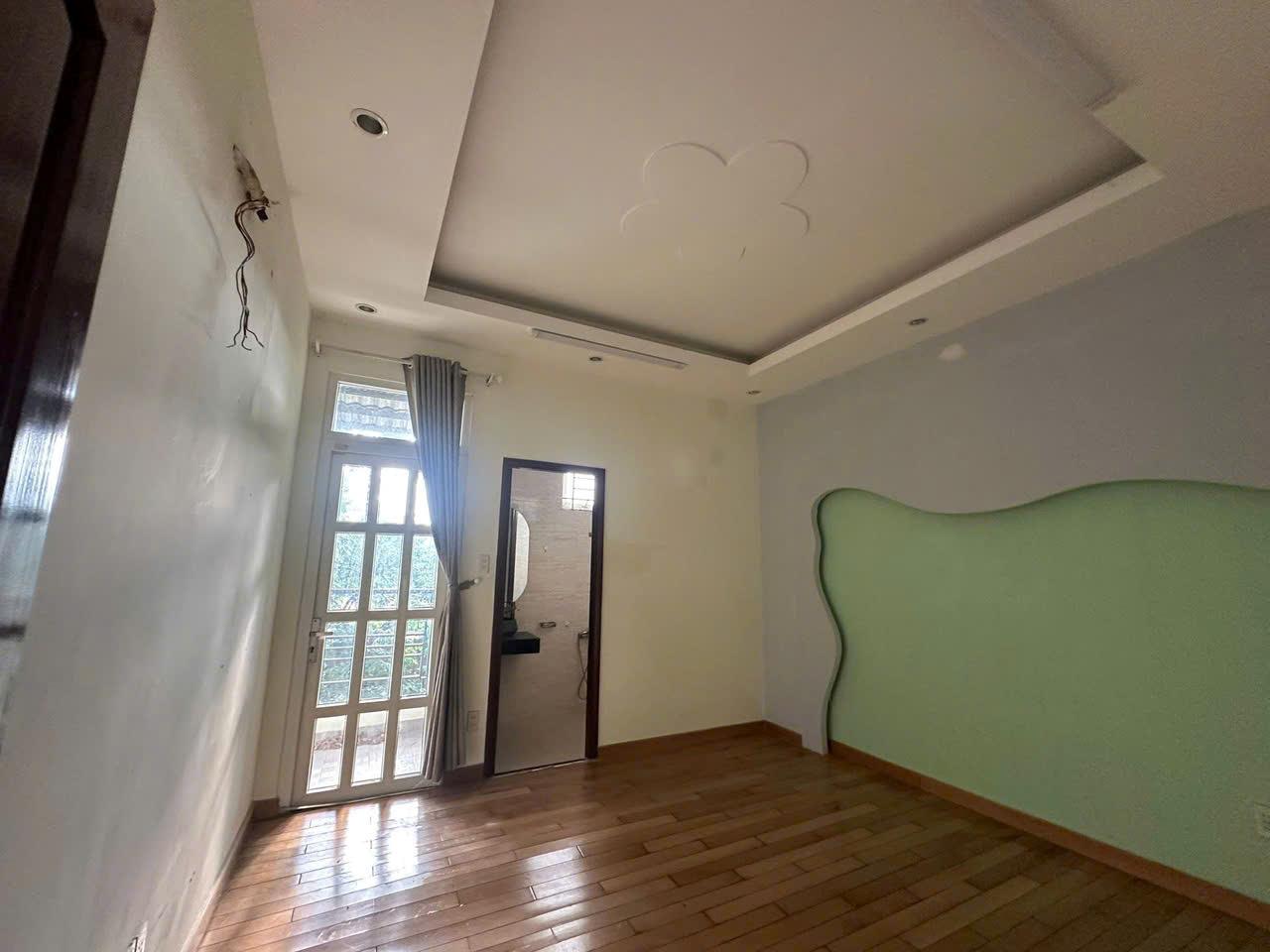 BDS HVL Bán biệt thự sân vườn Thảo Điền, Quận 2