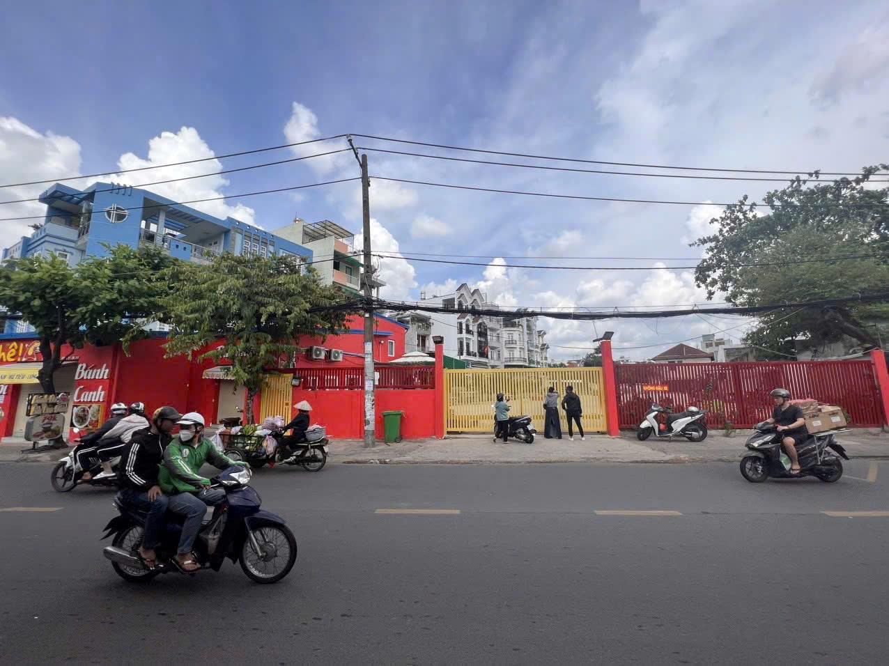 BDS HVL GIÁ BÁN: 219 tỷ (giảm từ 300 tỷ)  