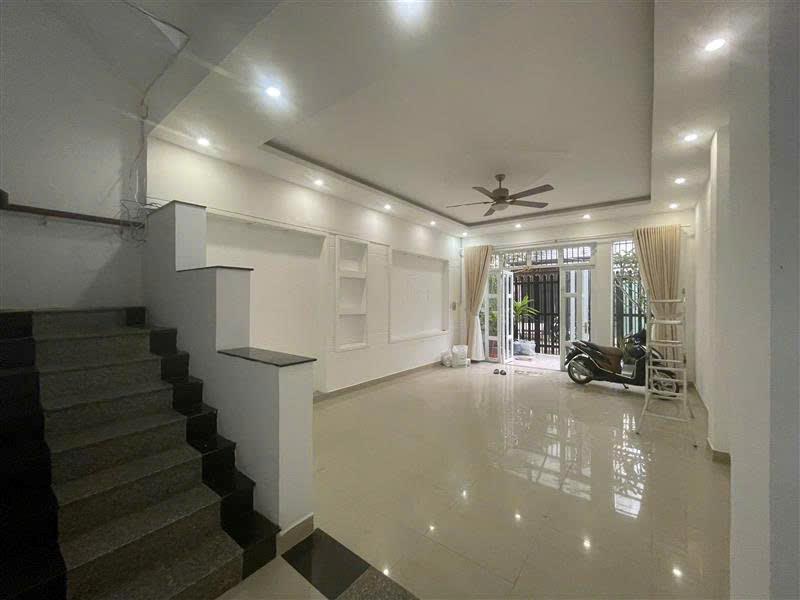Siêu phẩm hiếm có - Nhà 4 tầng đẹp sang trọng  - Đường xe tải - TT Q2