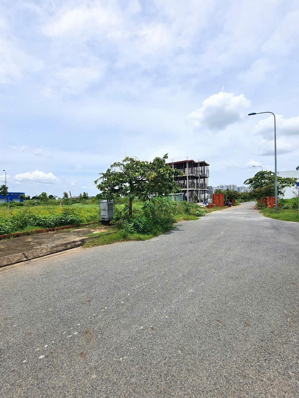 BDS HVL BÁN LÔ 8x20m TĐC PHƯỚC THIỆN Q9 GIÁ 9.3 tỷ  
