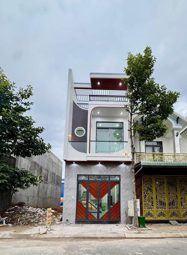 Bán nhà mặt tiền tại Tân Uyên - Bình Dương giá chỉ 750tr vô ở ngay