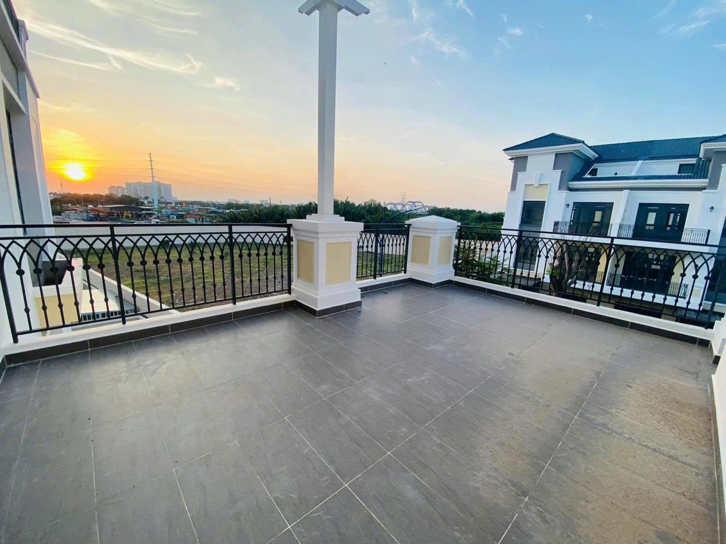 BDS  HVL BÁN VILLA THÔ VEROSA 17x15m GIÁ TỐT
