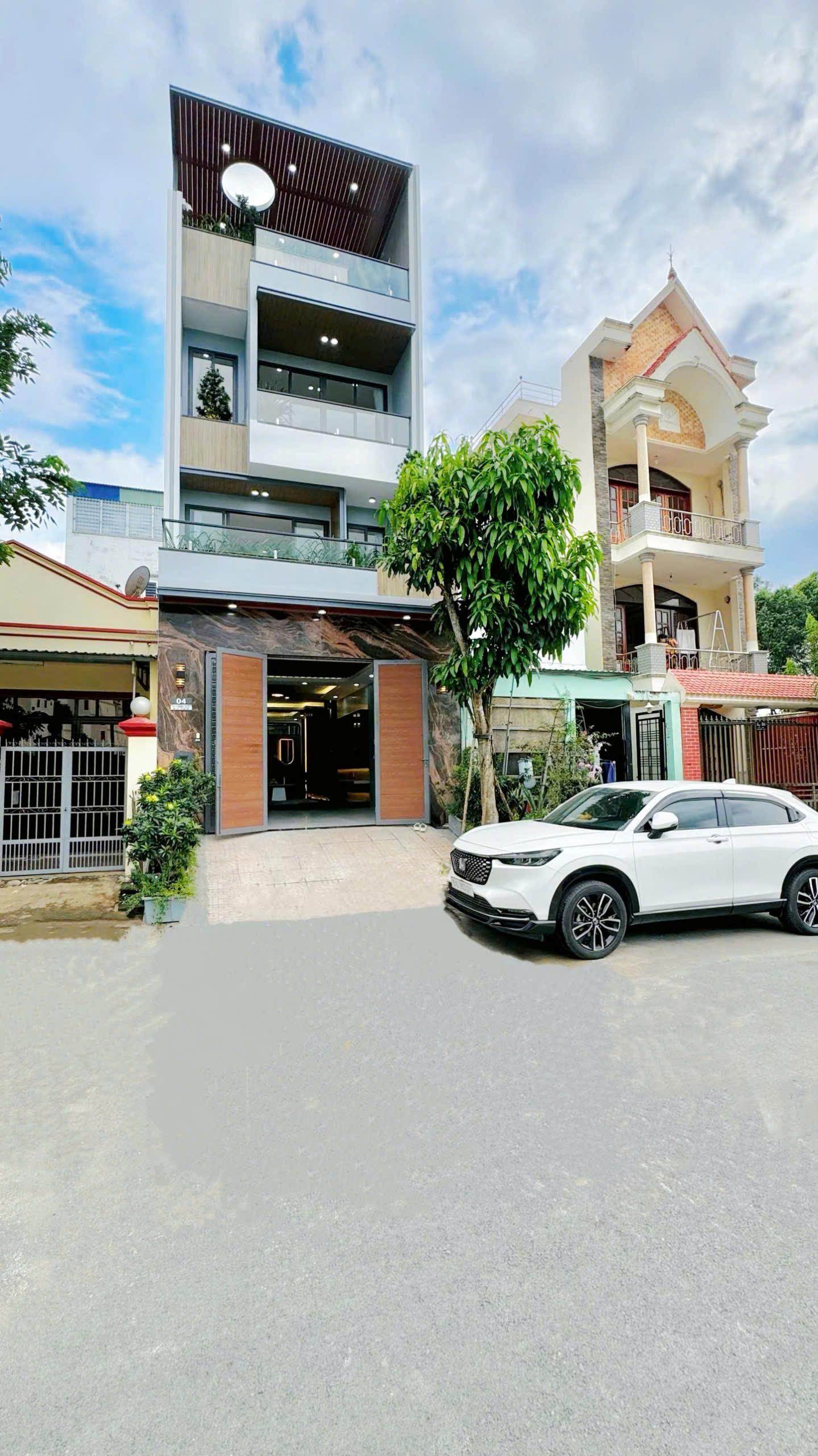 Nhà 17,5 tỷ - 5mx18m, 3 lầu - Mặt tiền đường D4 khu Phạm Hữu L