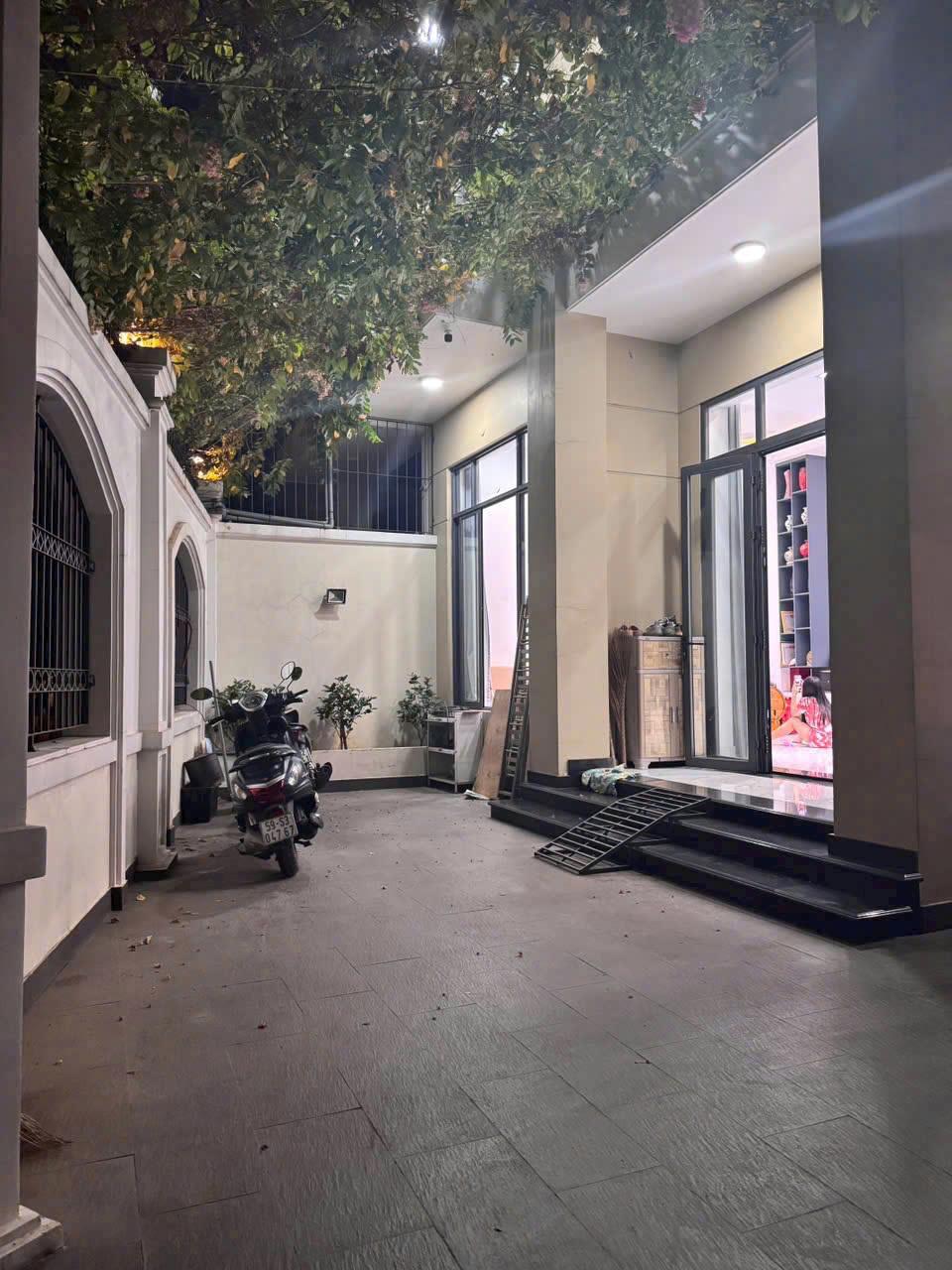 BDS HVL CG: 👉 Bán villa góc 2 mặt tiền đẹp, đường 16m, khu VIP ven sô