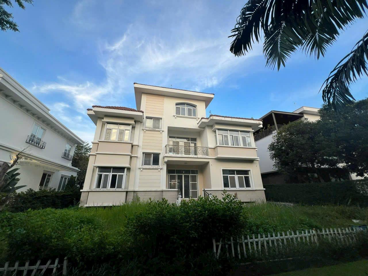 BDS HVL 🏰 BÁN GẤP BIỆT THỰ LÂU ĐÀI SIÊU VIP - CHATEAU PHÚ MỸ HƯNG, Q7