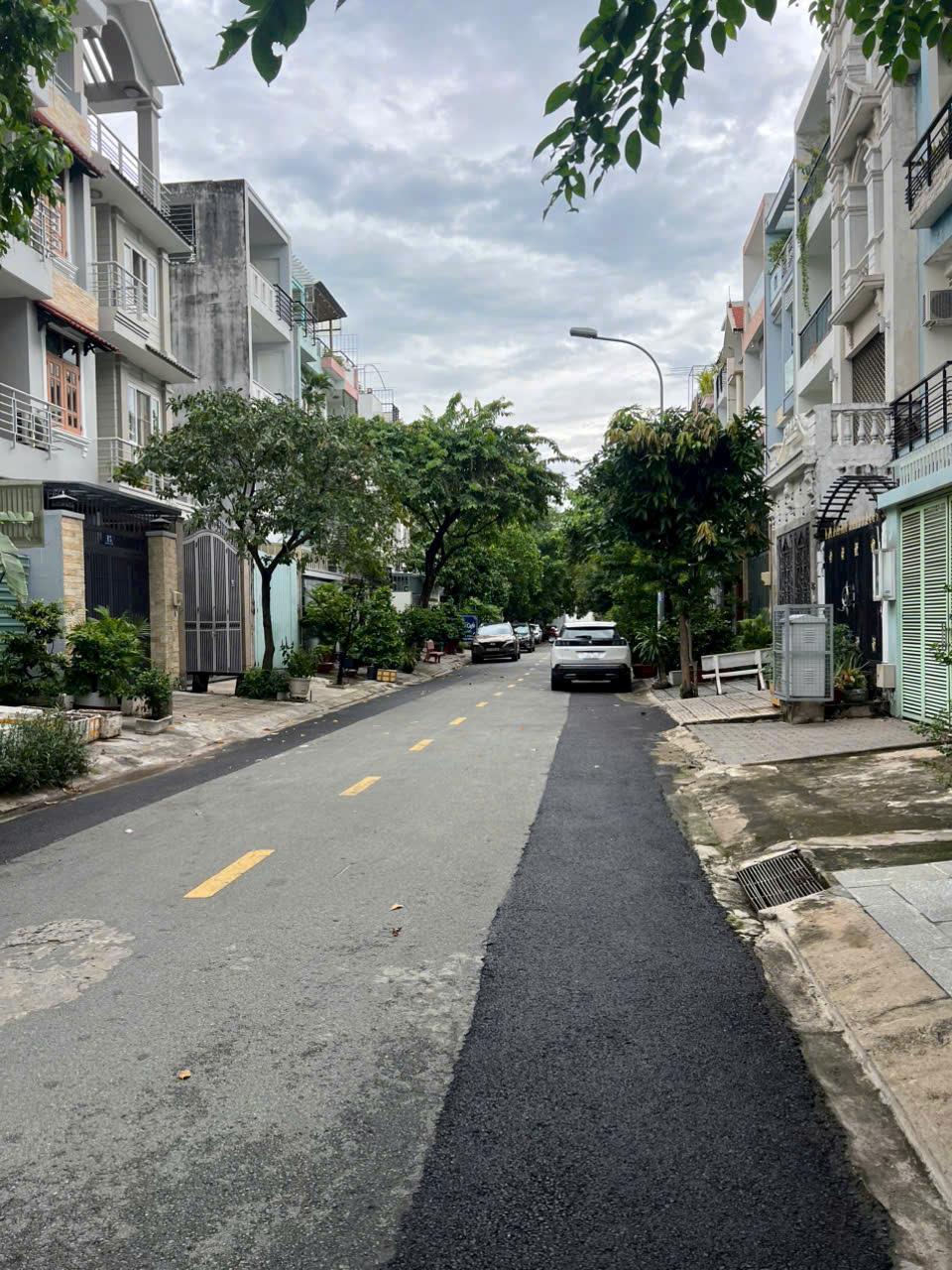 BDS HVL Biệt Thự đẹp, xinh - nhiều cây xanh khu đô thị APAK.