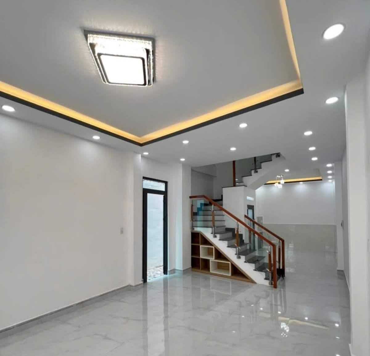 Bán nhà HXH Nguyễn Thị Tần gần chợ Rạch Ông Q.8 - 70m2 - 2 tầng - Giá 