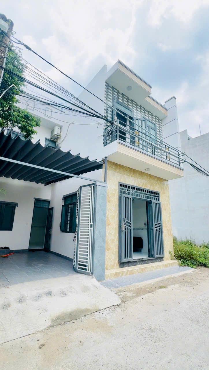 CẮT LỖ 300 TRIỆU – BÁN GẤP NHÀ ĐẸP MẶT TIỀN KINH DOANH CHỈ 900TR 