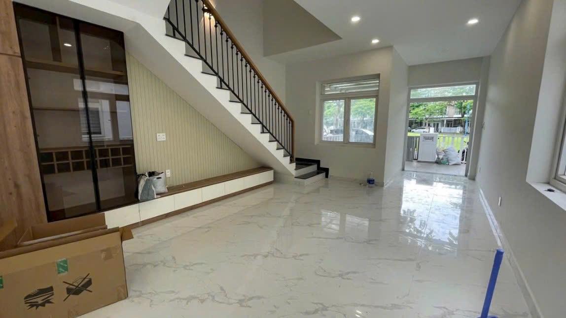 BDS HVL NC- CHO THUÊ NHÀ PHỐ MERITA LIÊN PHƯỜNG NỘI THẤT NHƯ HÌNH GIÁ 
