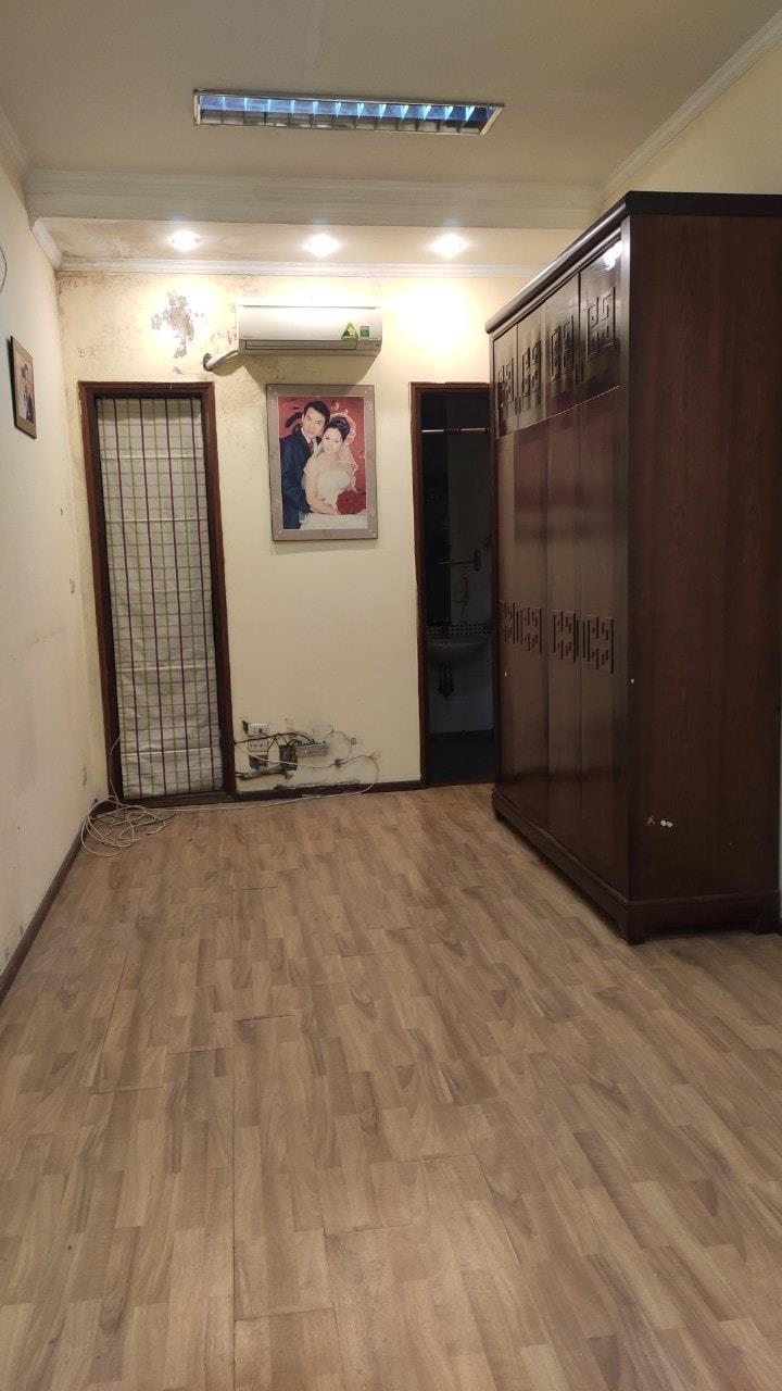 Bán nhà 160m2 Mặt phố Nghi Tàm, Tây Hồ Dòng tiền Thang máy 28 tỷ
