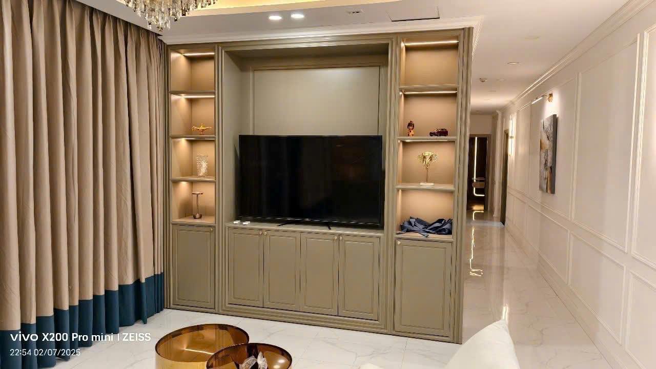 BDS HVL [NC] PEN VIN Q1 P1 180m2 4PN GIÁ TỐT 