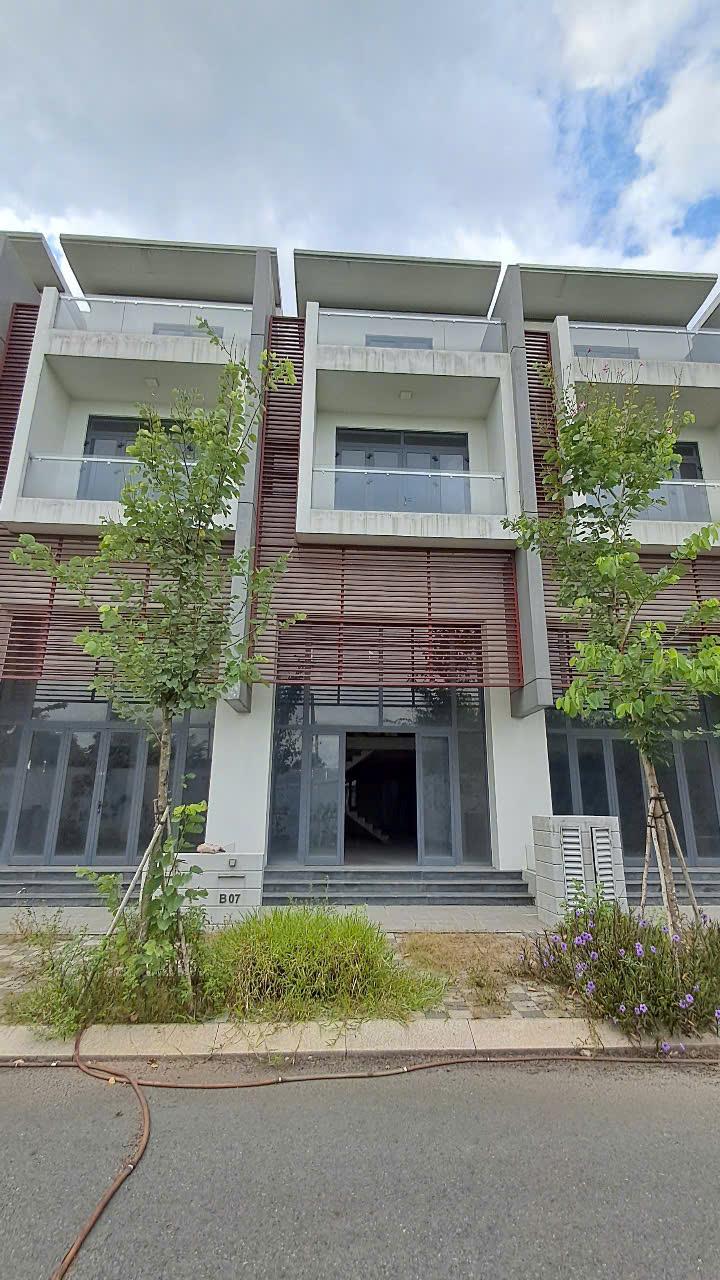BDS HVL BÁN NHÀ PHỐ 6x20m KDC PHỐ ĐÔNG VILLAGE Q2 giá tốt 10.5 tỷ  
