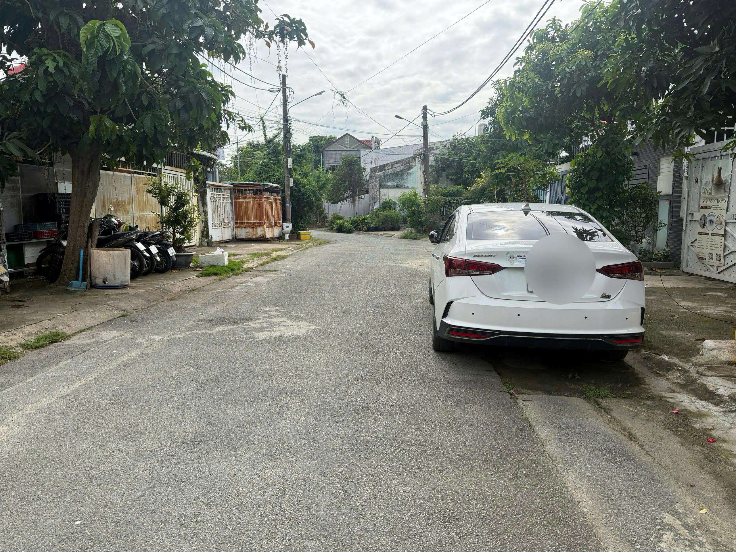 BDS  HVL ( 10tr/th ) Cho thuê Nhà Nguyên Căn sát Đỗ Xuân Hợp PL B Q9  