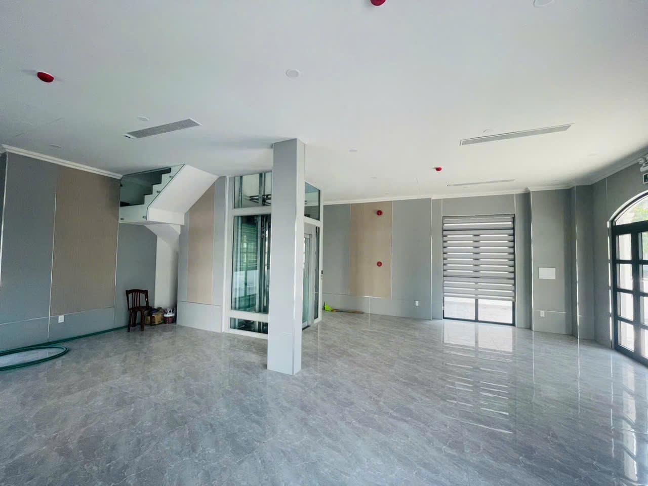 BDS  HVL [NC] CHO THUÊ NHÀ PHỐ MANHATTAN – CĂN GÓC D2A-VỊ TRÍ ĐẮC ĐỊA