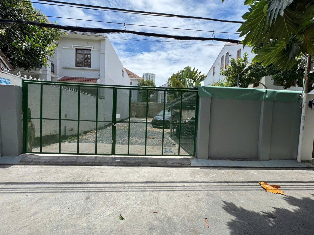 BDS HVL BÁN LÔ 8.6x25m THẢO ĐIỀN Q2 GIÁ TỐT 