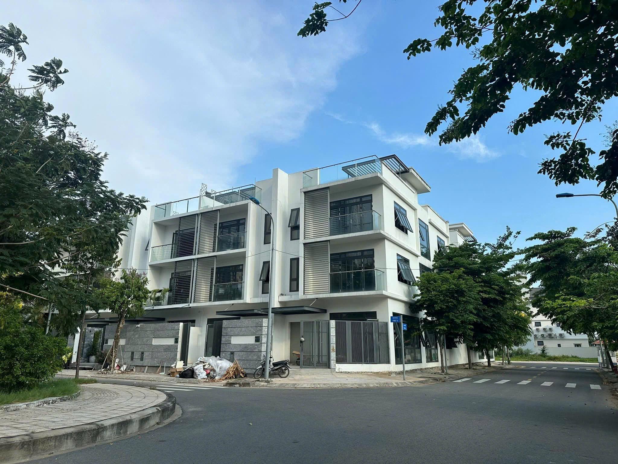 BDS  HVL 🏡Căn Góc 2 Mặt Tiền Nhà Phố Khu Phức Hợp New CiTy 