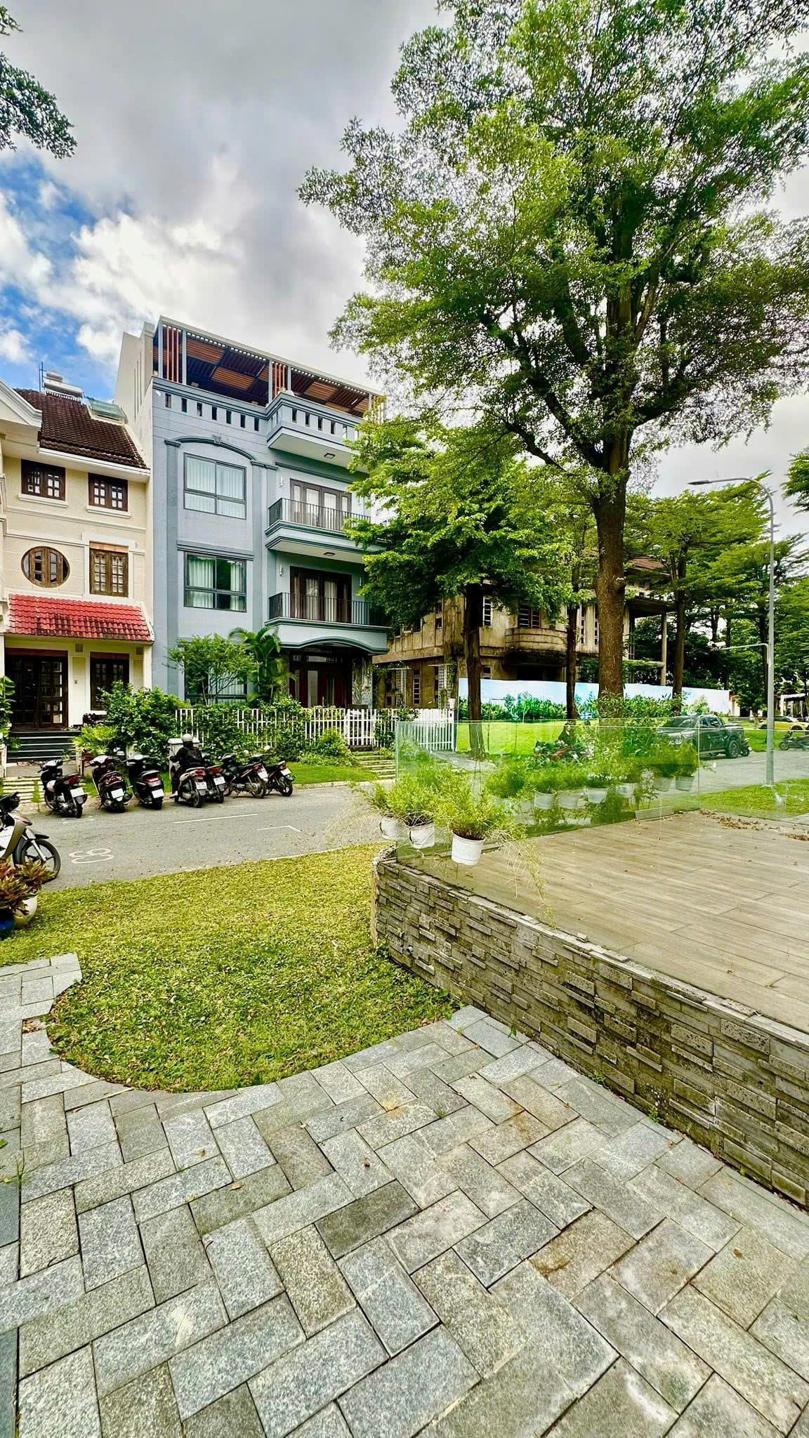 BDS  HVL Lan Anh Village – Biệt thự xanh giữa lòng thành phố  