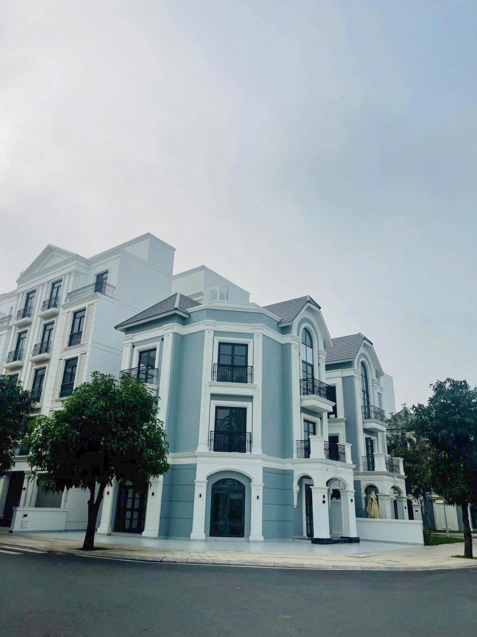 BDS HVL CHO THUÊ 453m2 SÀN WATER SUITE Q2 GIÁ TỐT 