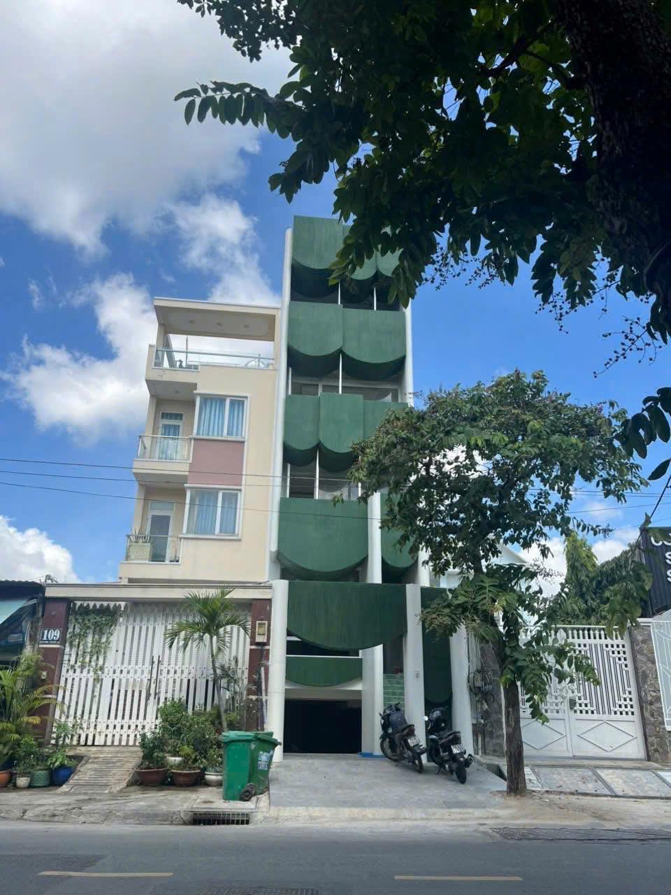 BDS  HVL  60 TỶ  MUA TOÀ NHÀ QUỐC HƯƠNG  