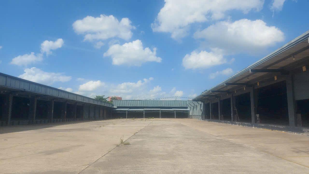BDS HVL CHO THUÊ 16500m2 KHO TÂN SƠN NHẤT GIÁ 1.8 tỷ/thâng  